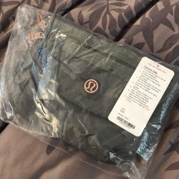 SOLD Lululemon RARE Camo Festival Bag! NWT - Picture 1 of 5